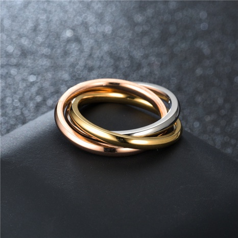 18 Jahre europäischer, amerikanischer, japanischer und koreanischer Mode klassiker Stil San sheng III dreifarbiger Drei-Ring-Verschluss ring Quelle Direkt verkauf ab Werk's discount tags