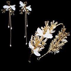 Koreanische heiße Braut Brautkleid Kristall kopf Blumen legierung Krone Stirnband exquisites Kleid Perlen Ohr Clip Set Großhandel