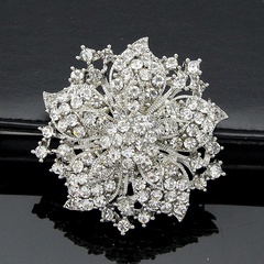 Luxurious full diamond brooch Diamond crystal wreath brooch