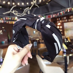 Koreanische neue Qualität Großhandel Haarschmuck Koreanische Version Stoff Streifen Mitte geknotet und geschraubt Haar band mit breiter Krempe Stirnband Damen
