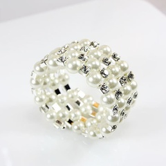 Ali Express Hot Sale neue Mode neue fünf Reihen Perlen Armband Braut Schmuck Mode Perlen Strass Armband