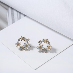 Koreanische Version von süßen bunten Girlanden Ring Ohrringe Temperament frische Mädchen Farbe Diamant Blüten blätter Ohrringe Muschel Ohrringe