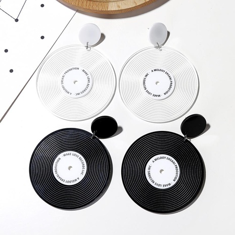 Europäische und amerikanische grenz überschreitende neue Mode Vinyl Schallplatten runde Ohrringe einfache Persönlichkeit vielseitige Damen Temperament Ohrringe Ohrringe's discount tags