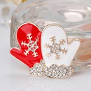 Navidad serie coreana broche de moda personalidad creativa diamante nieve rojo y blanco par guantes hembra brochepicture14