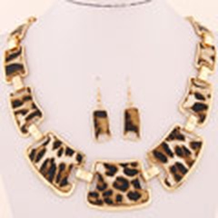 European and American fashion metal leopard versatile geometric temperament exaggerated collar necklace earrings set