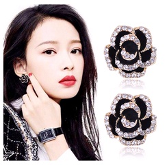 Exquisite Korean fashion classic earrings simple flash diamond rose temperament personality earrings earrings