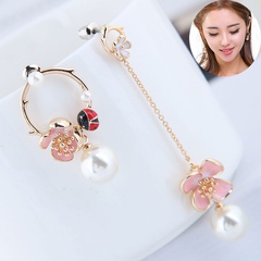 Boutique Korean fashion sweet OL simple ladybug flower pearl wild a few temperament personality asymmetric earrings
