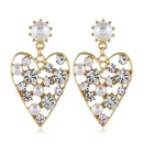 Fashion metal simple flash diamond peach heart temperament exaggerated earringspicture5