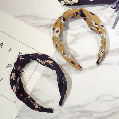 Korean version of the hair hoop floral contrast hit the middle knot twisted wide headband hair's discount tags