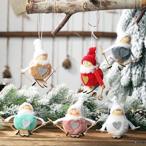 Haube Weihnachts dekoration neuer Plüsch puppen anhänger Ski schneemann kleiner hängender Weihnachts baum anhänger's discount tags
