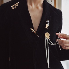 Luxury extra-long pearl rhinestone fringed flower brooch