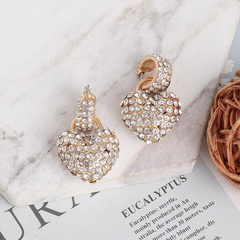 Earrings with micro-set rhinestones and large zircon love heart-shaped studs women earrings