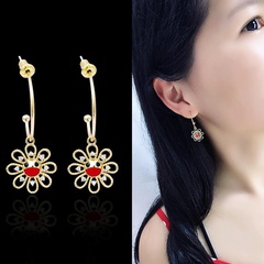 Fashionable detachable cute smiley sun flower earrings with micro diamonds simple Bai ear ornaments