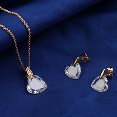 Koreanische Version der exquisiten und kleinen Pfirsich herz Anhänger Halskette Ohrringe Kristall Set Temperament Mädchen Schmuck Quelle 220626