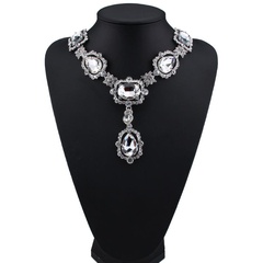 Luxus personal isierte Edelstein dekorative Halskette Europäische und amerikanische übertriebene Mode accessoires kurze Schlüsselbein kette Damen Pullover kette