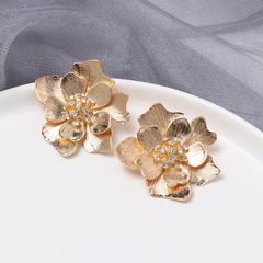 Womens Floral Plating Vintage textured metal three-dimensional flower  Alloy Earrings NHJJ121550