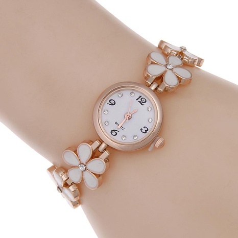 Korean version of the ladies rhinestone bracelet four-leaf clover table NHSY133220's discount tags