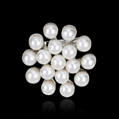 Spot Großhandel japanische und koreanische Mode voller Perlen Strass Blumen Brosche Brosche Brosche Damen Accessoires Hersteller neue Produkte