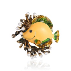 European and American New Marine Fish Corsage Accessories Coral Pearl Fish Dripping Oil Pearl Brooch Hot Wholesale