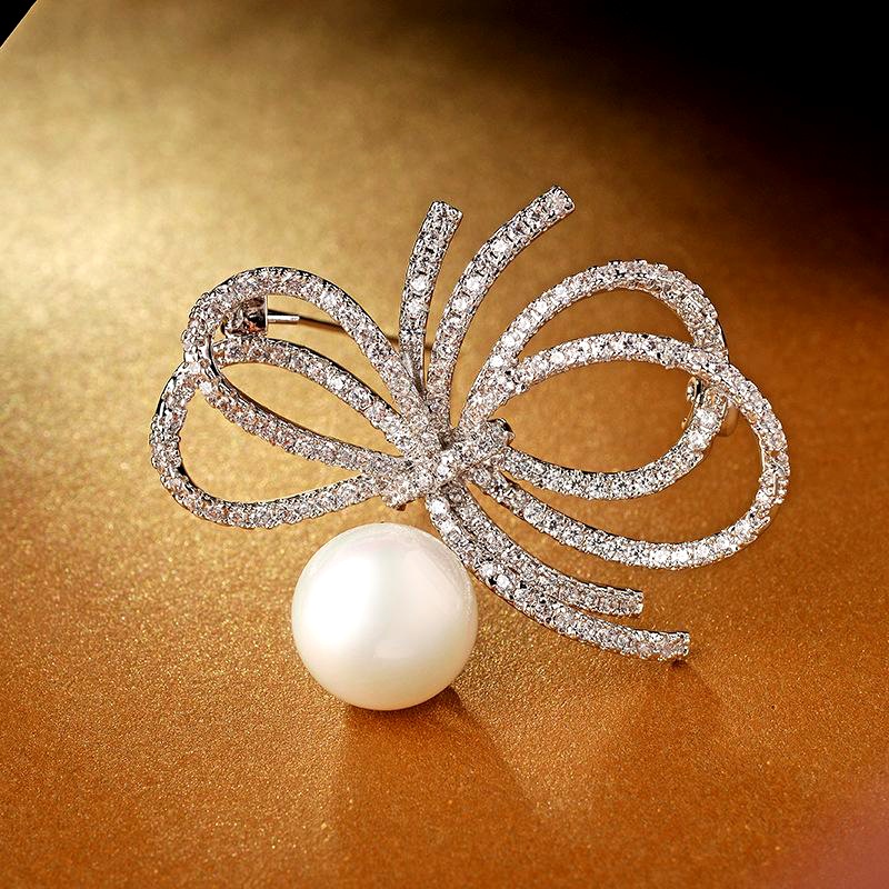 Style europen et Amricain lgant Nouveau AAA Zircon Perle Papillon Broche Polyvalent Dames PIIN charpe Fermoir 850079