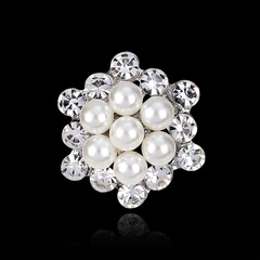 Fabrik Direkt verkauf Koreanische Version von Perlen Kristall Brosche Brosche Brosche Damen Blumen Brosche Kleidung Großhandel