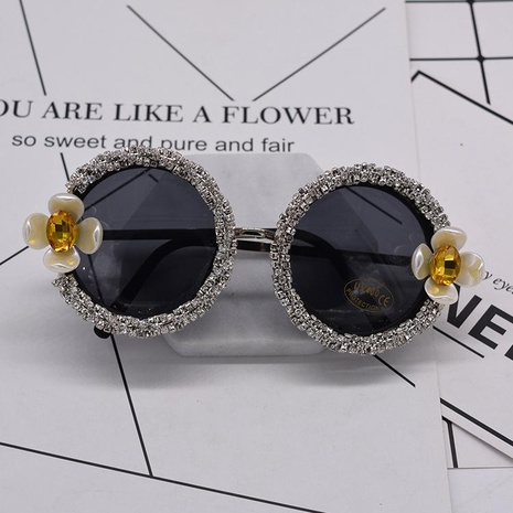 Europe and America inlaid colored diamond chrysanthemum crystal sunglasses NHNT154983's discount tags