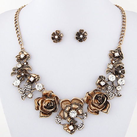Boucles d'oreilles collier de luxe en métal étincelant fleur de tempérament riche NHSC192394's discount tags