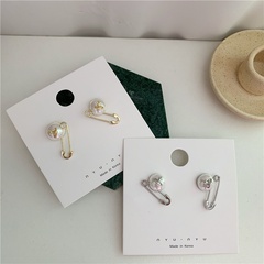 Korean fashionable pin paper clip planet small pearl earrings