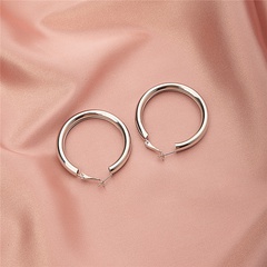 simple white geometric circular retro metal earrings