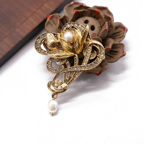 Golden retro rose flower pearl brooch NHOM271496's discount tags