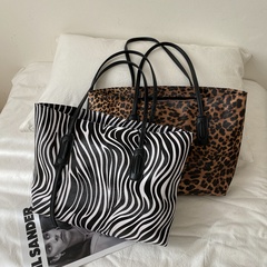 Fashion leopard print big casual one-shoulder tote bag