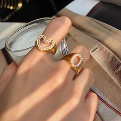 Korea  glossy pearl love ring