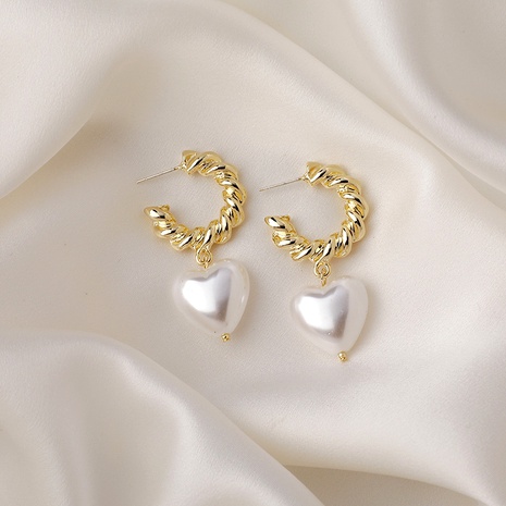 metal pearl retro earrings's discount tags