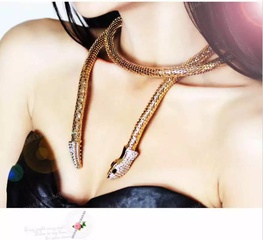 creative exaggerated snake-shaped hollow alloy inlaid rhinestone necklace