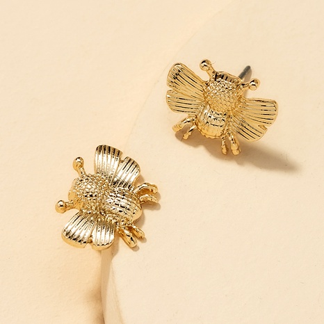 Fashion Bee Stud Earrings's discount tags
