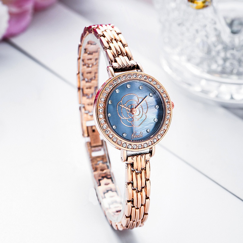 fashion round dial engraved watch