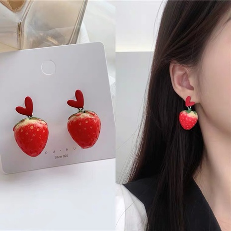 Corée adorables petites boucles d'oreilles fraises d'amour fraîches's discount tags