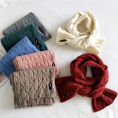 Adorable écharpe en laine tricotée de couleur unie