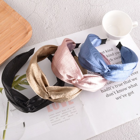 Koreanisches Fadenkreuz breites geknotetes Stirnband's discount tags