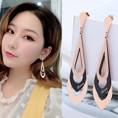 Korean fashion simple rose gold titanium steel diamond earrings