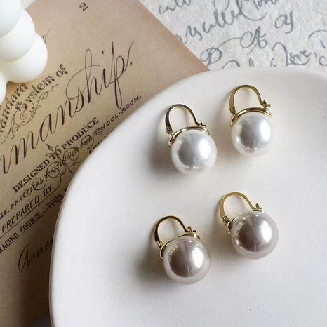 Pearl exquisite earrings's discount tags