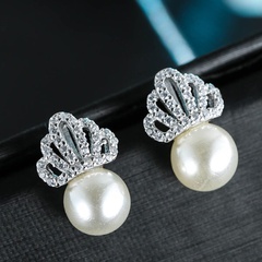 Korean earrings fashion sweet crown pearl earrings
