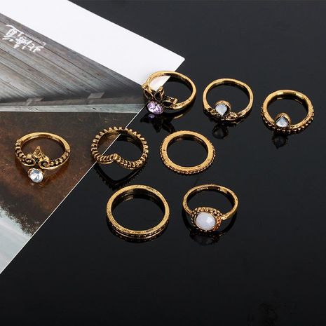 Europäischer und amerikanischer Außenhandel Retro Edelstein Diamant geometrisches V-Set Ring achtteiliger Ring Ali Express neu's discount tags