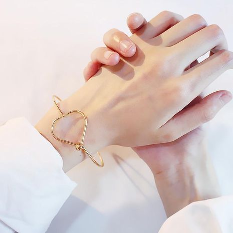 Joyería de moda de metal minimalista coreano accesorios de decoración salvaje pulsera de corazón de durazno pulsera de apertura para mujer's discount tags