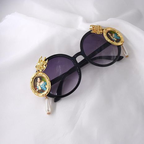 New Baroque Sunglasses Portrait Retro Oil Painting Exaggerated Pearl Sunglasses's discount tags
