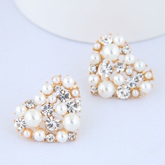 Korean fashion metal sweet bright peach heart pearl earrings wholesale