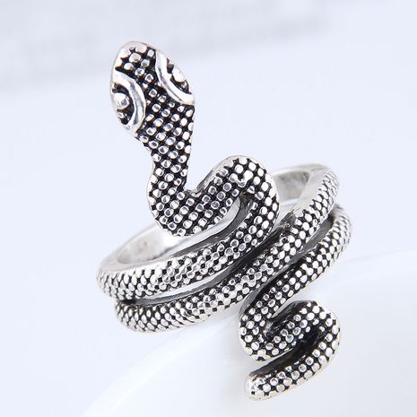 Yiwu bijoux en gros serpent de mode rétro simple anneau NHSC206202's discount tags
