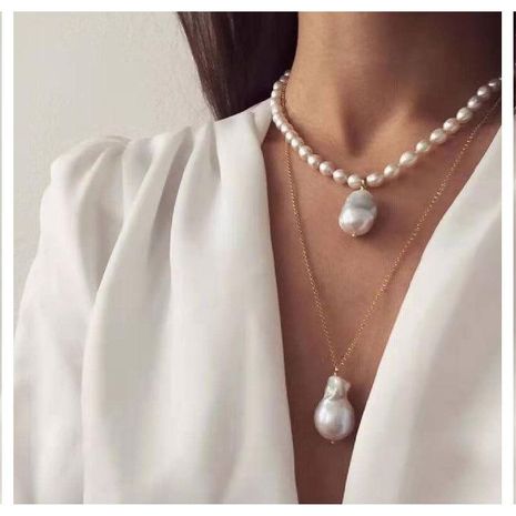 Nueva moda simple collar de perlas con forma barroca al por mayor's discount tags