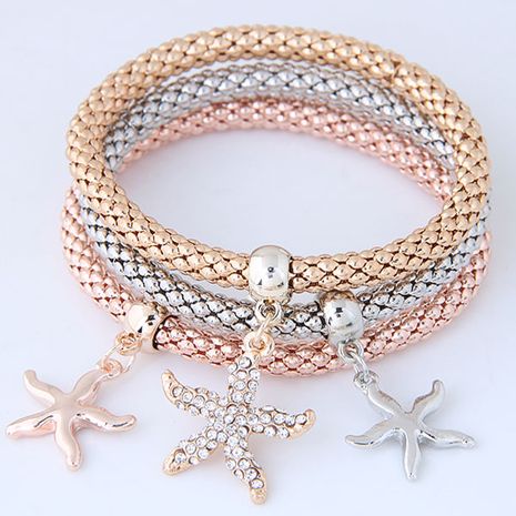 Mode pendentif étoile de mer tricolore bracelet nihaojewelry gros simple chaîne de maïs bracelet multicouche NHSC213451's discount tags
