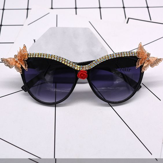 Download Fashion New Hot Sale Metal Butterfly Diamond Cat Eye Magnetic Sunglasses Women Vintage Carved Sunglasses Wholesale